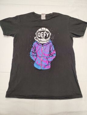 Defy Astronaut Graphic Tee Small Black Streetwear Y2K Space T Shirt